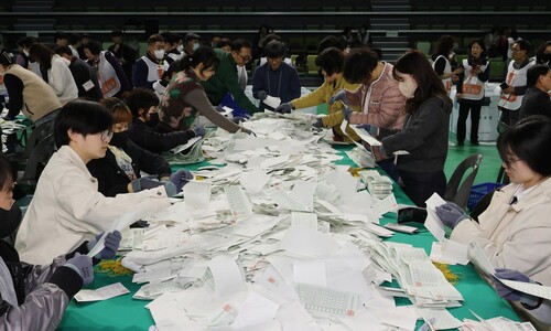 하고 또 하는 부정선거 음모론 팩트체크…수개표하는데 해킹으로 결과 조작한다고?