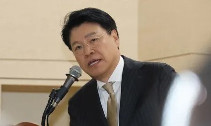 경찰, ‘준강간치상 혐의’ 장제원 소환 통보…장 “빠른 시일 내 해명”