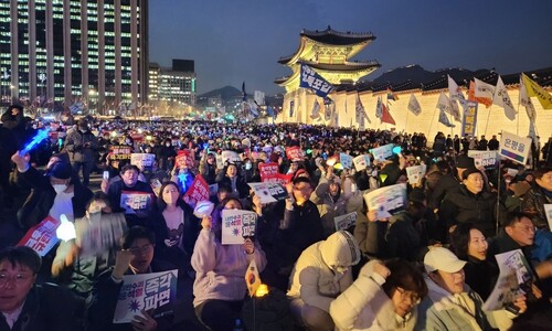 광화문 앞 15만명 “새봄에는 새나라로” 윤석열 파면 촉구