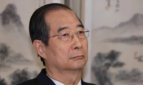 ‘대통령 궐위’라 적극적 권한 행사? 법조계 “그래서 더 소극적이어야”