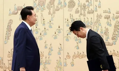 검찰개혁 실패하자 내란이 왔다 <font color="#00b8b1">[아침햇발]</font>