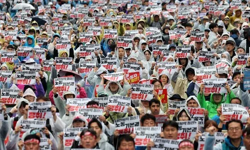 ‘다시 만난 광장’…2030·성소수자·이주자 ‘발랄 풍성’ 빗속 노동절 집회
