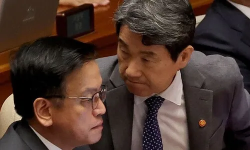 이주호, 초유의 ‘대행의 대행의 대행’…한덕수·최상목 줄사퇴