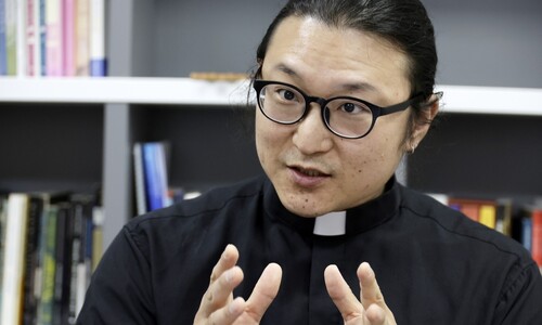 ‘성소수자 축복기도’ 징계 무효 소송 항소심 기각 이동환 목사 “교회의 본질은 포용과 환대… 끝까지 싸울 것”