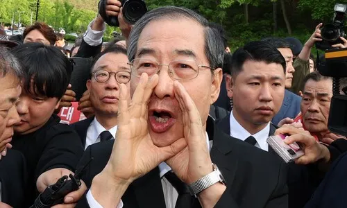 “저도 호남 사람” 한덕수, 시민 반대에 5·18묘지 참배 무산
