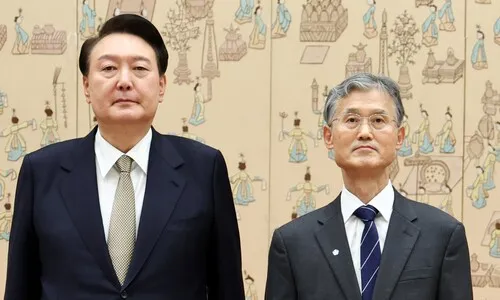 이석연 “이재명 공판 변경 요구, 사법부 스스로 자제하라는 것…그게 헌법 정신”