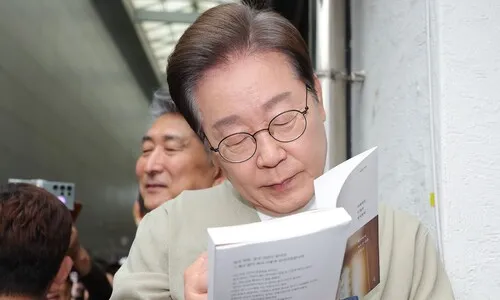 이재명, 대법 결정 이후에도 50% 안팎 압도적 우위 이어가