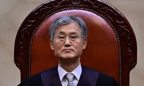 현직 부장판사들 “조희대 사퇴하라…높은 법대 앉아 독선에 빠져”