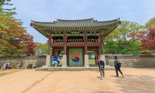 프란치스코 교황도 찾았던 해미읍성…순교자들에 묵념
