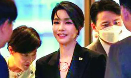 <font color="#FF4000">[단독]</font> 검찰, 김건희 명품 목걸이·팔찌 출처 수사 본격화