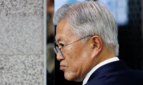 우두머리 잃게 된 검찰 ‘윤석열 사단’, 문재인도 법정에 세우다