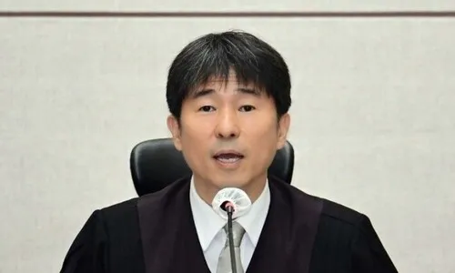 민주 “중앙지법 자정 포기, 지귀연 향응 사진 공개 검토”