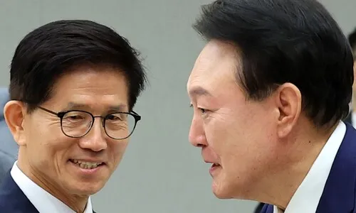 출당·탈당 논란에 ‘친구 변호사’까지...국힘은 여전히 윤석열당