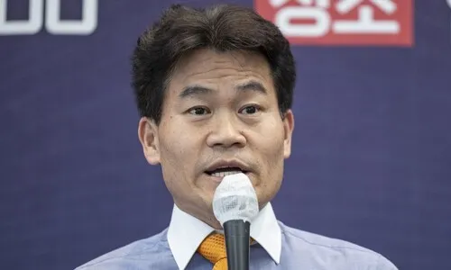 전한길 “아내가 이혼 이야기”…강사 은퇴 언론인 활동