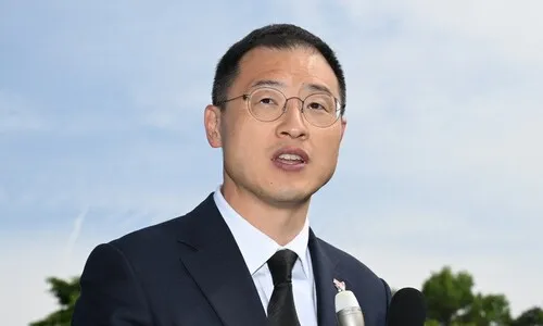 김상욱, 민주당 입당…“바닥부터 배우며 국민 받들겠다”