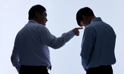 식사 전 “꼭 먹고 싶습니다” 복창시킨 부장…법원 “면직 정당”