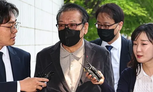 검찰, ‘김건희 다이아’ 건진법사 재소환…전달 여부 집중 추궁