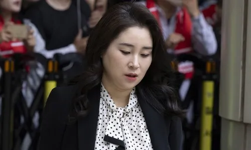 ‘계몽령’ 김계리 국힘 입당 지연…“부적절 의견 많아, 대기 중”
