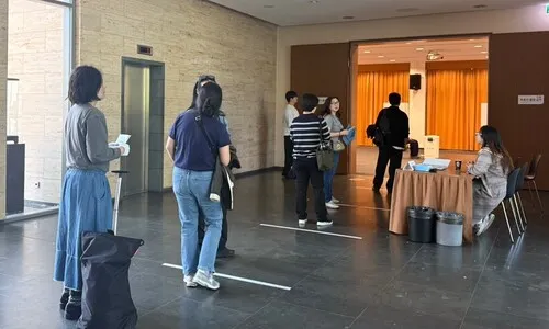 <font color="#00b8b1">[현장]</font> “비상계엄이 알려준 한 표의 중요성”…재외투표소 찾은 독일 교민들