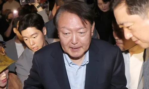 윤석열 ‘부정선거’ 관람에 국힘 ‘끙끙’…“우리랑 무관” “재구속해야”