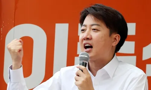 이준석 “매너 없음이 전략…유승민 봐라, 젠틀하면 관심 식어”