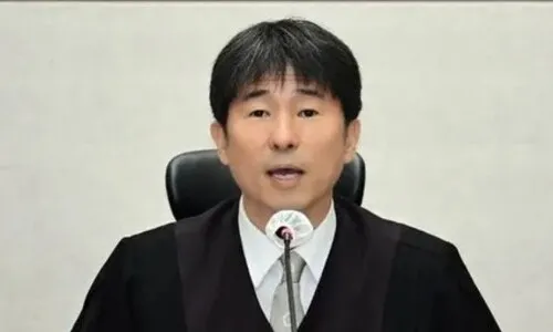 지귀연 ‘술집서 사진만?’ 석연찮은 해명…청탁금지법 위반 가능성