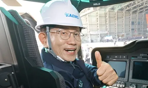 산불 났는데 소방헬기 타고 도민체전 간 김문수…민주 “지사 때 162차례 탔다”