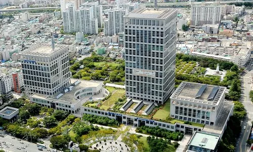 부산 시내버스 13년 만에 멈췄다…147개 노선 운행 중단