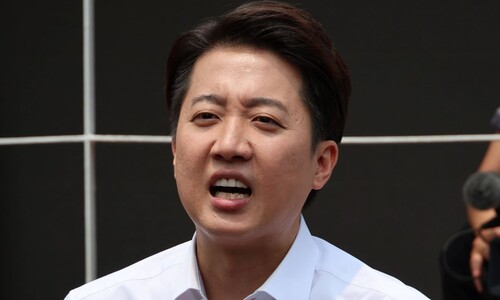 “젊은 윤석열이었다”…이준석 여성혐오 발언에 개혁신당 줄탈당