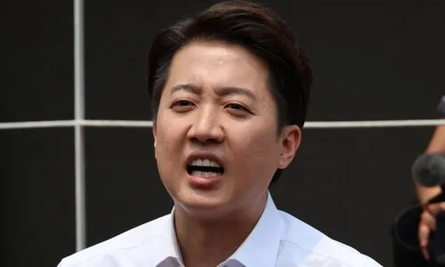 “젊은 윤석열이었다”…이준석 여성혐오 발언에 개혁신당 줄탈당