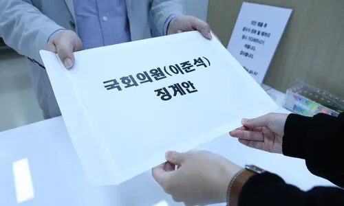 민주, ‘언어 성폭력’ 이준석 선거법 위반 혐의로 경찰 고발