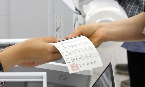 작년 총선 투표용지가 왜 나와…사전투표 관리 부실 곳곳 잡음