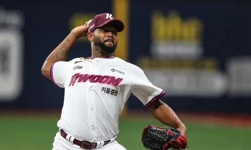 키움 알칸타라, KBO 복귀전서 친정 두산에 무실점 쾌투로 승리