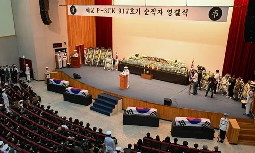 수직 추락한 해상초계기, 기체 결함 가능성…60년대 제작 노후 기종