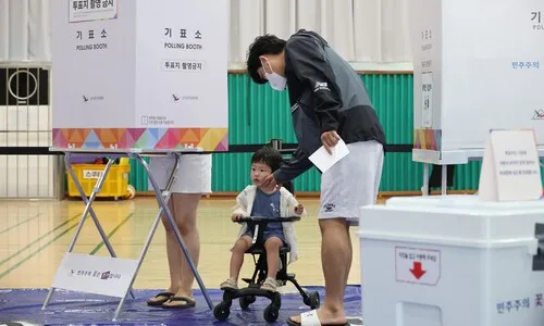 “정상궤도로 가는 출발” “통합” “경제”…시민들 ‘간절한 한표’