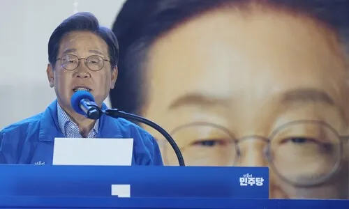 <font color="#FF4000">[단독] </font>당선 확실 이재명, 취임하면 4일 오후 트럼프와 통화