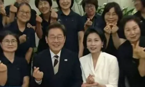 이 대통령, 국회 청소 노동자·방호직원 찾아 감사 인사…“국회 침탈 막은 분들”