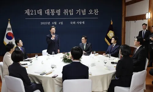 이 대통령 “천하람·김용태 대표 잘 모실 것”…여야 대표 비빔밥 오찬