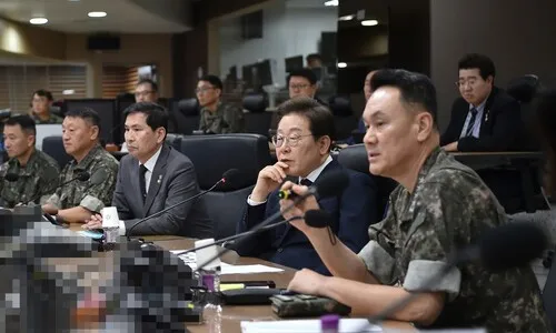 이 대통령, 첫날 ‘계엄 소굴’ 전투통제실 방문…내란 청산 의지