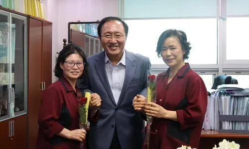 “취임 첫날 청소 노동자 만난 이 대통령 보니, 노회찬 더 그립다”