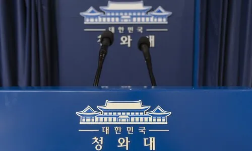 청와대 춘추관 기자회견장 다시 분주해질까