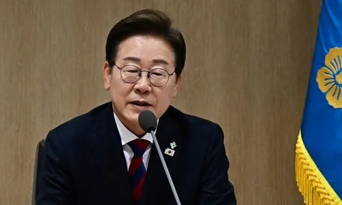 대통령실 컴퓨터 ‘깡통’…키보드 자판에 본드 바른 백악관