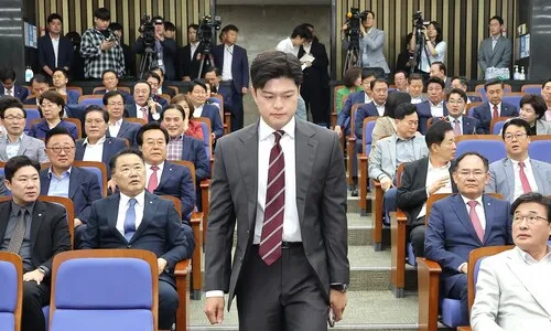 김문수·한동훈 쪽 “비대위로 당 개혁 안 돼…새 지도부 구성해야”