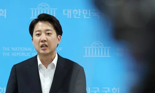 ‘이준석 의원직 제명’ 이틀새 15만명 청원 동의…국회 심사 수순