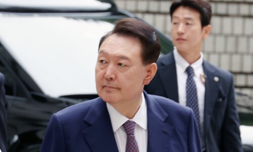 “지지자들 보게 가로막지 말아 줄래요?”…윤석열이 처음 입을 열었다