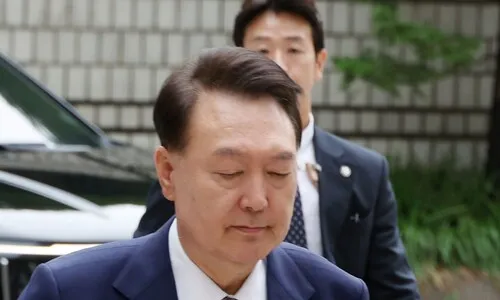 윤석열, 김건희처럼 “제3장소 조사는 협조”…특권 달라는 내란수괴