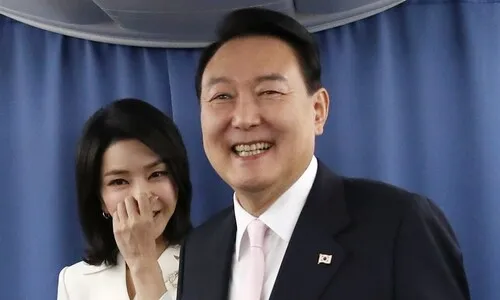 “맥주 마셨냐” 3년 전 윤석열 첫 순방길 재소환