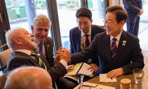 <font color="#00b8b1">[포토] </font>이 대통령, 영국·캐나다·인도·브라질·멕시코 정상과 양자회담