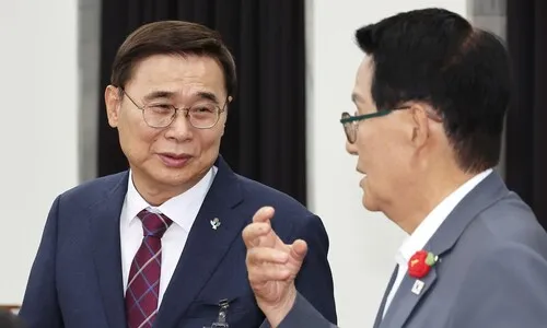 박지원 “윤석열 때 국정원 직원 내쫓지 말라”…이종석  “명심”