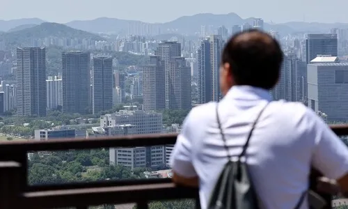천장 뚫린 서울 아파트값… 정부, 대출규제 서두른다